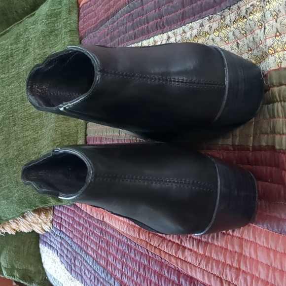 EMU* Australia 'Carlisle' suede/leather slip on wedge heel easy wear ankle boot - Picture 12 of 13